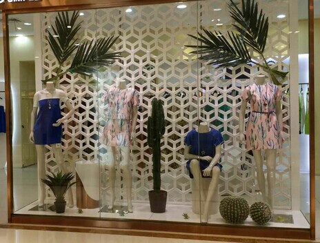 全球连锁服装品牌ONLLY SIMPLE 唯简采购的服装橱窗仿真花完工