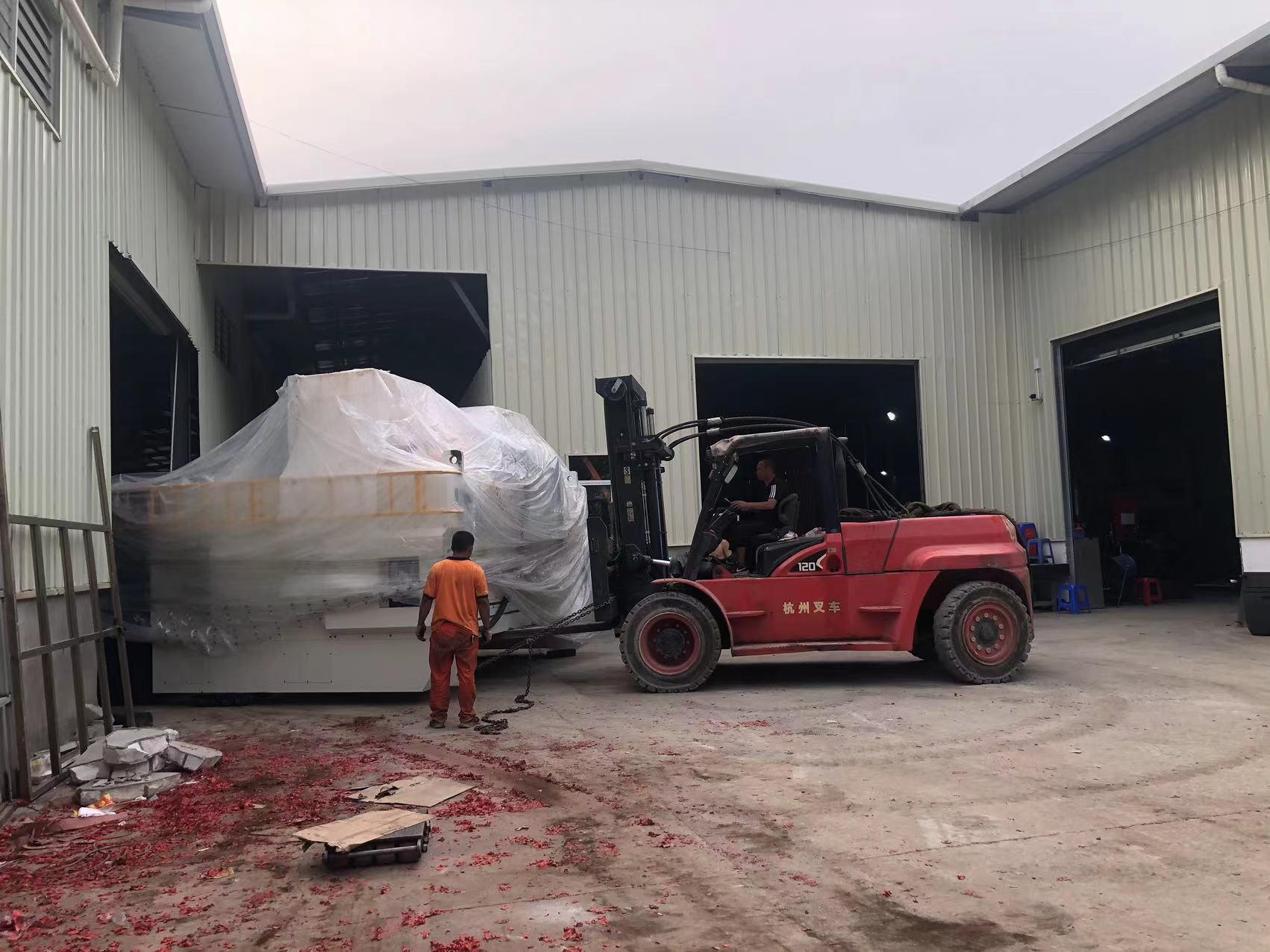 清溪搬运公司分享大型设备搬运的基本操作流程!