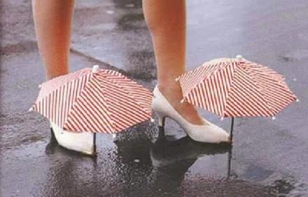 雨伞高跟鞋