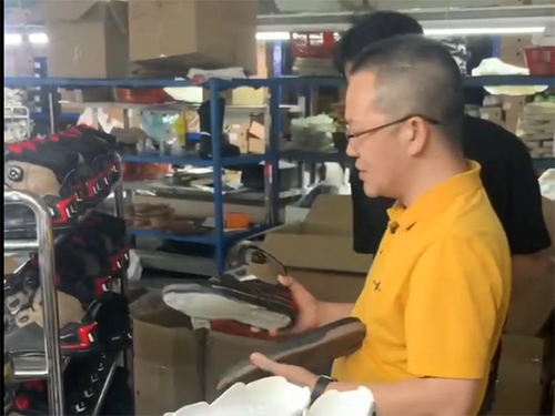 学员鞋厂参观考察