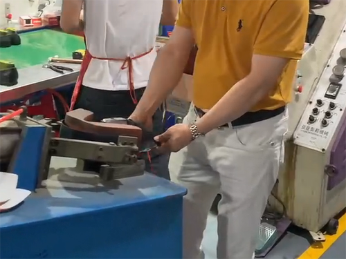 成品鞋制作后跟定型