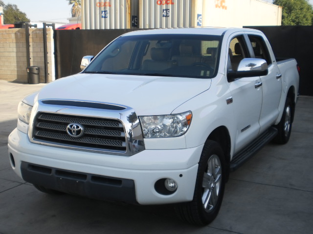 08 丰田坦途 16496 白色米皮 zt10795