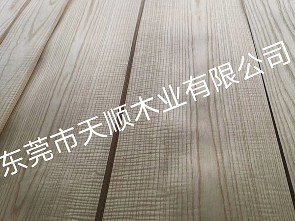 带影白栓山纹