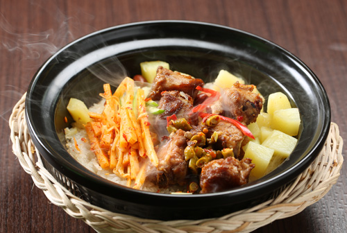 土豆排骨煲仔饭