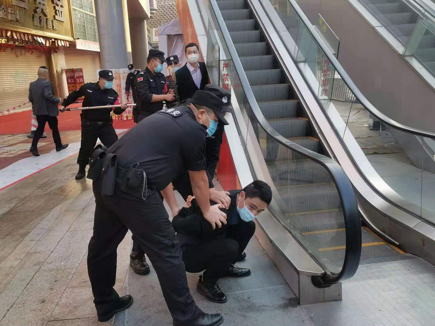商场保安