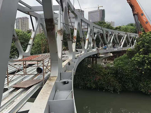 跨河钢结构天桥