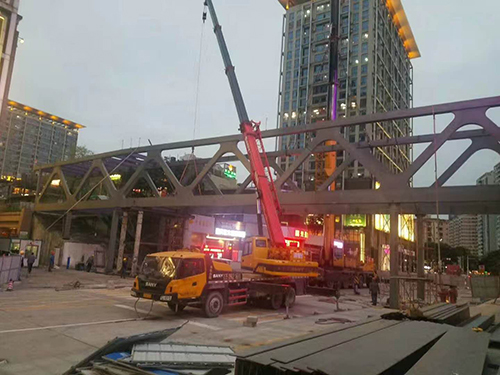 人行钢结构天桥吊装 人行钢结构天桥吊装
