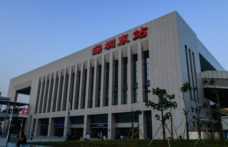 投放AED的深圳东站