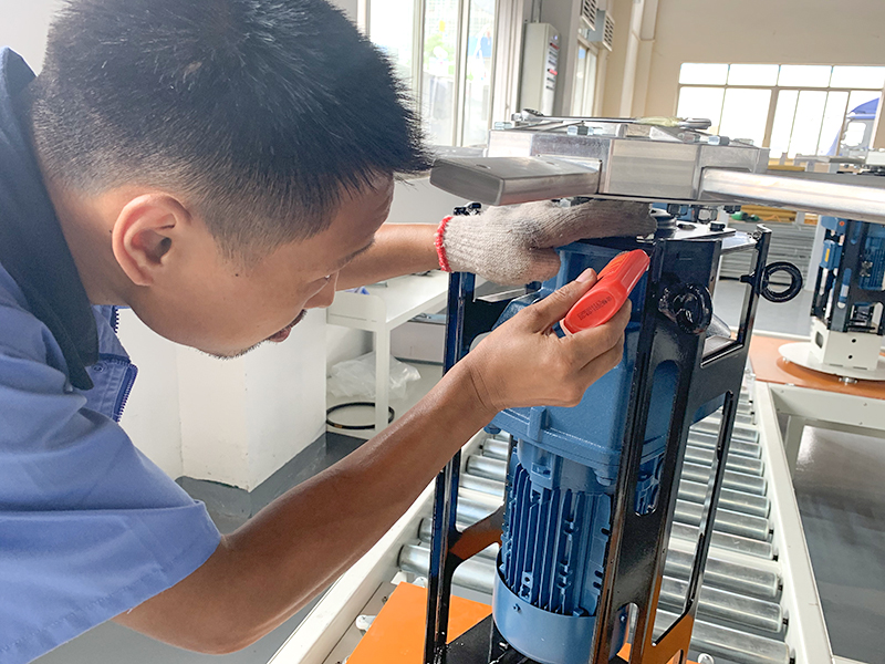 安装工人